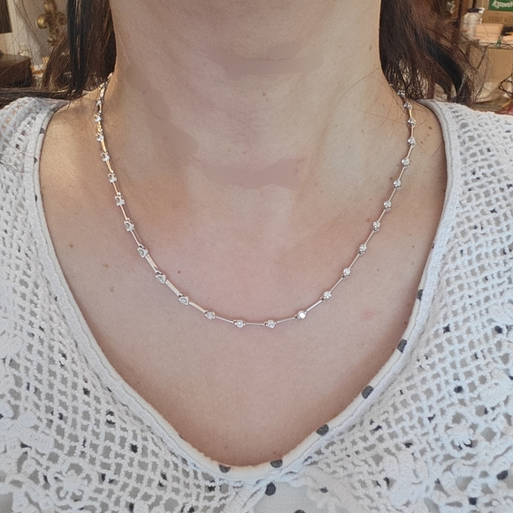 2-carat Round-Brilliant Diamond Station Necklace in 18K White gold setting - Picture 8 of 17